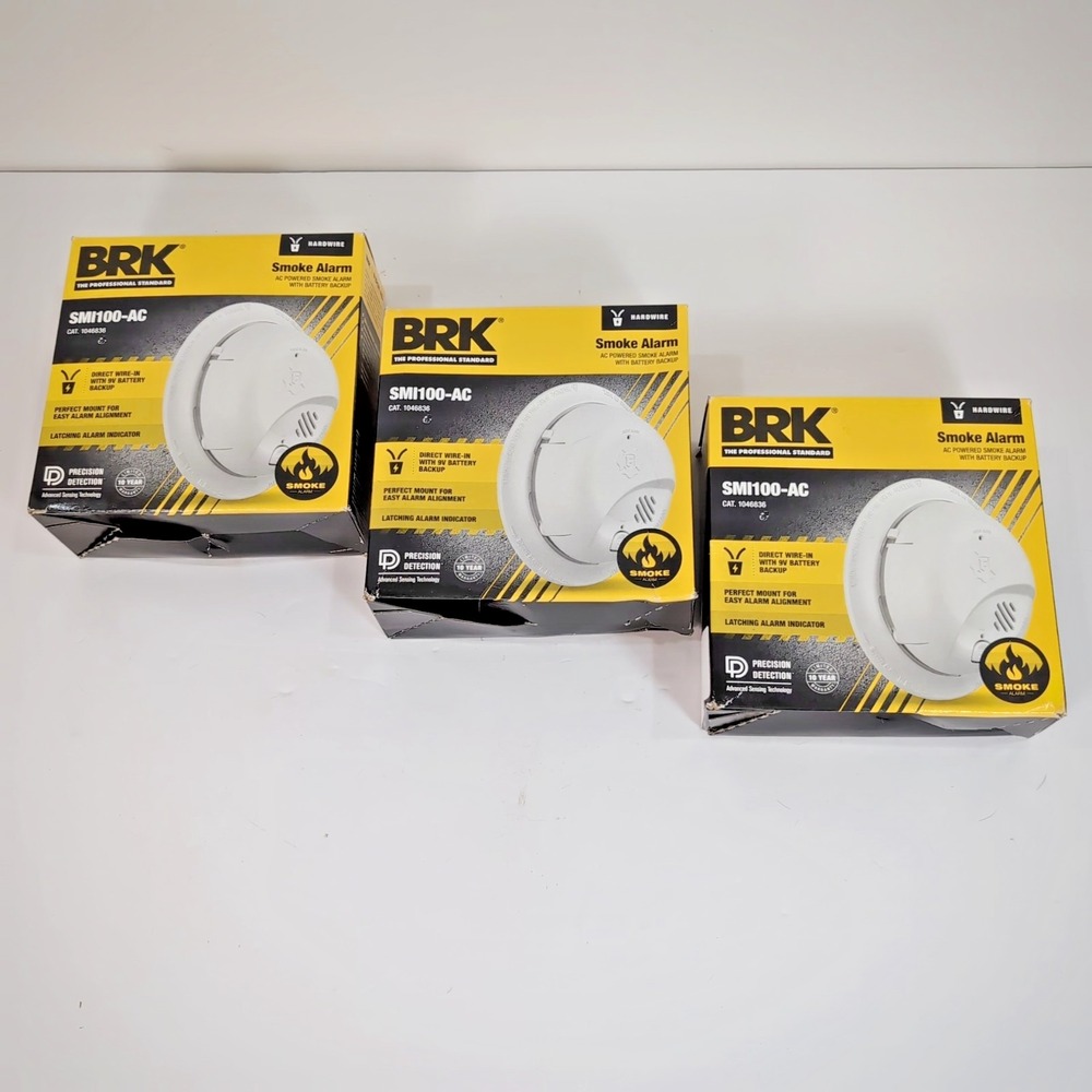 BRK SMI100-AC Smoke  Alarm  AC Hardwired Battery Back-Up Lot Of 3
